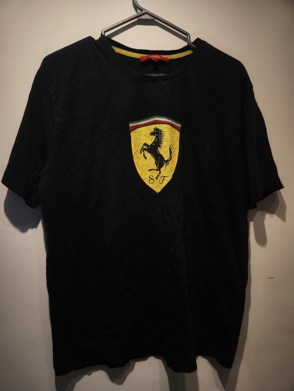 Ferrari Original Crackling Effect VERY RARE!! Official Black T-Shirt Mens Medium